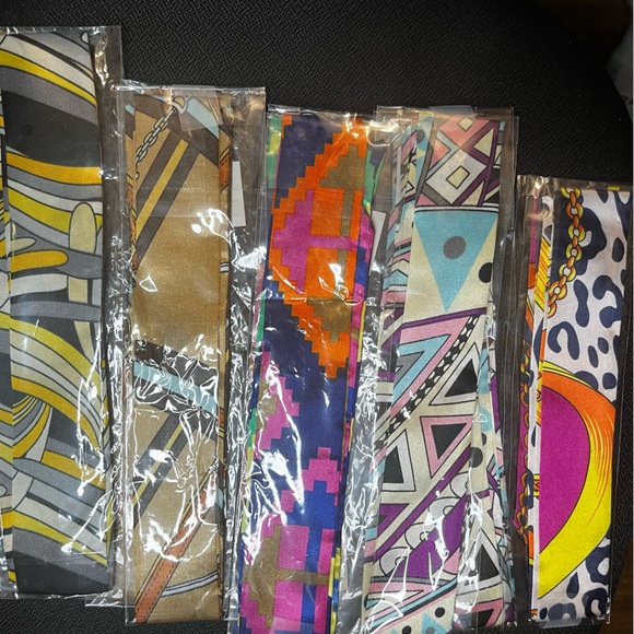 🎀Set of 2 Twilly Scarves 🎀 - Picture 3 of 5